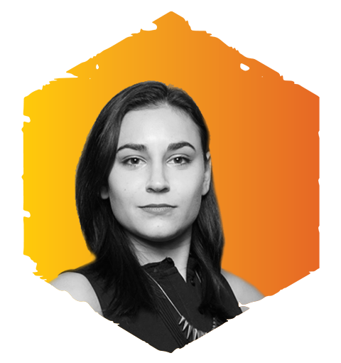 Courtney Headshot